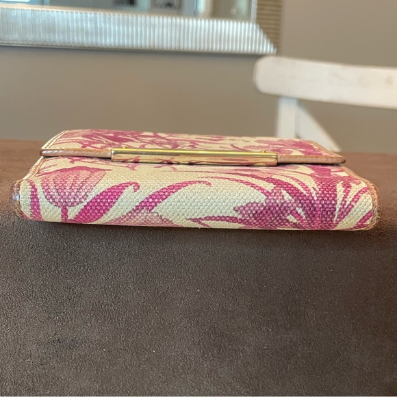 Gucci cream compact wallet with raspberry floral pattern - Picture 6 of 16